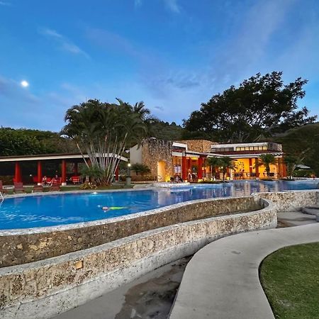 Cr Mariposa Rentals Comfortable Penthouse, Ac, Pool, Gym, Tennis 산타 아나 외부 사진