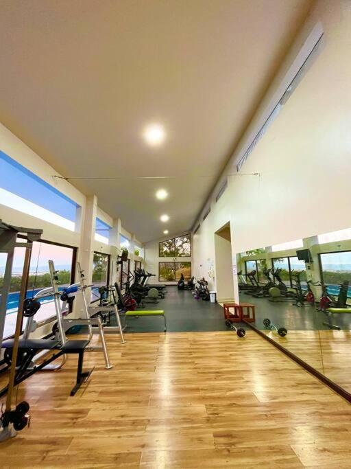 Cr Mariposa Rentals Comfortable Penthouse, Ac, Pool, Gym, Tennis 산타 아나 외부 사진