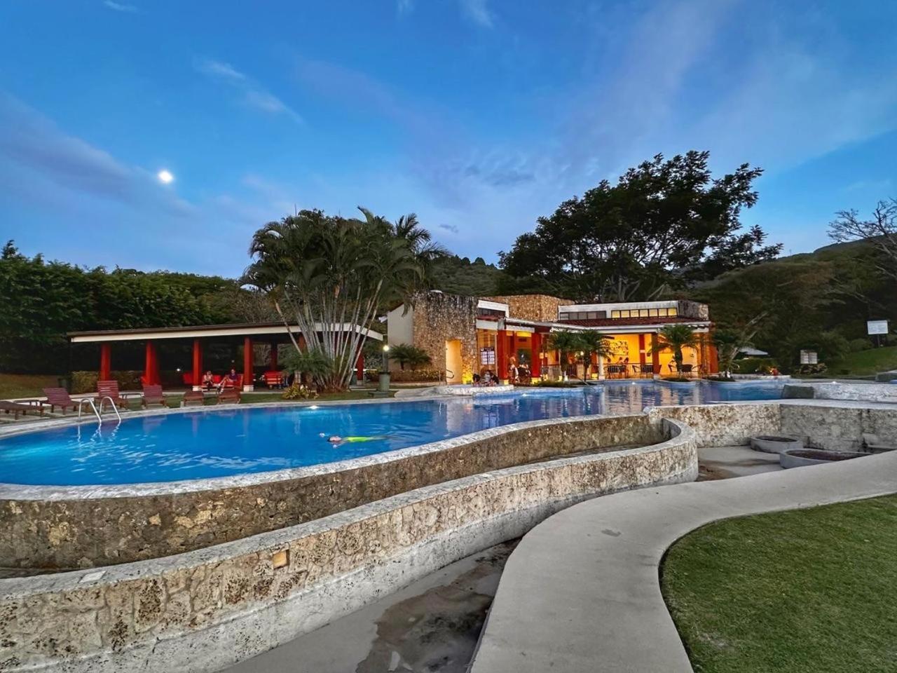 Cr Mariposa Rentals Comfortable Penthouse, Ac, Pool, Gym, Tennis 산타 아나 외부 사진