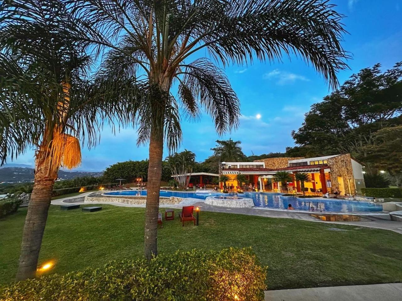 Cr Mariposa Rentals Comfortable Penthouse, Ac, Pool, Gym, Tennis 산타 아나 외부 사진